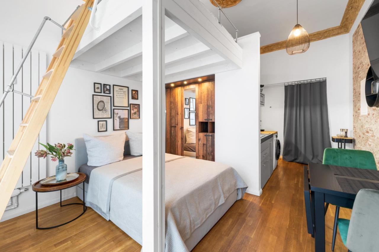 The Koburger I - Stylish Studio With Extra High Bed For Kids, 38M2 Space, Ideal For Families & Kids Or Couples, Berlin